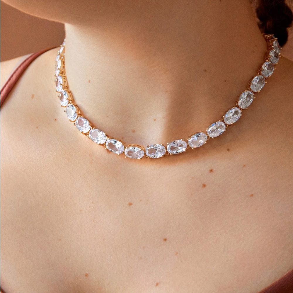 REESE 🆕 Cubic Zirconia Statement Necklace. 17’’ long, no drop. See pics 🤩